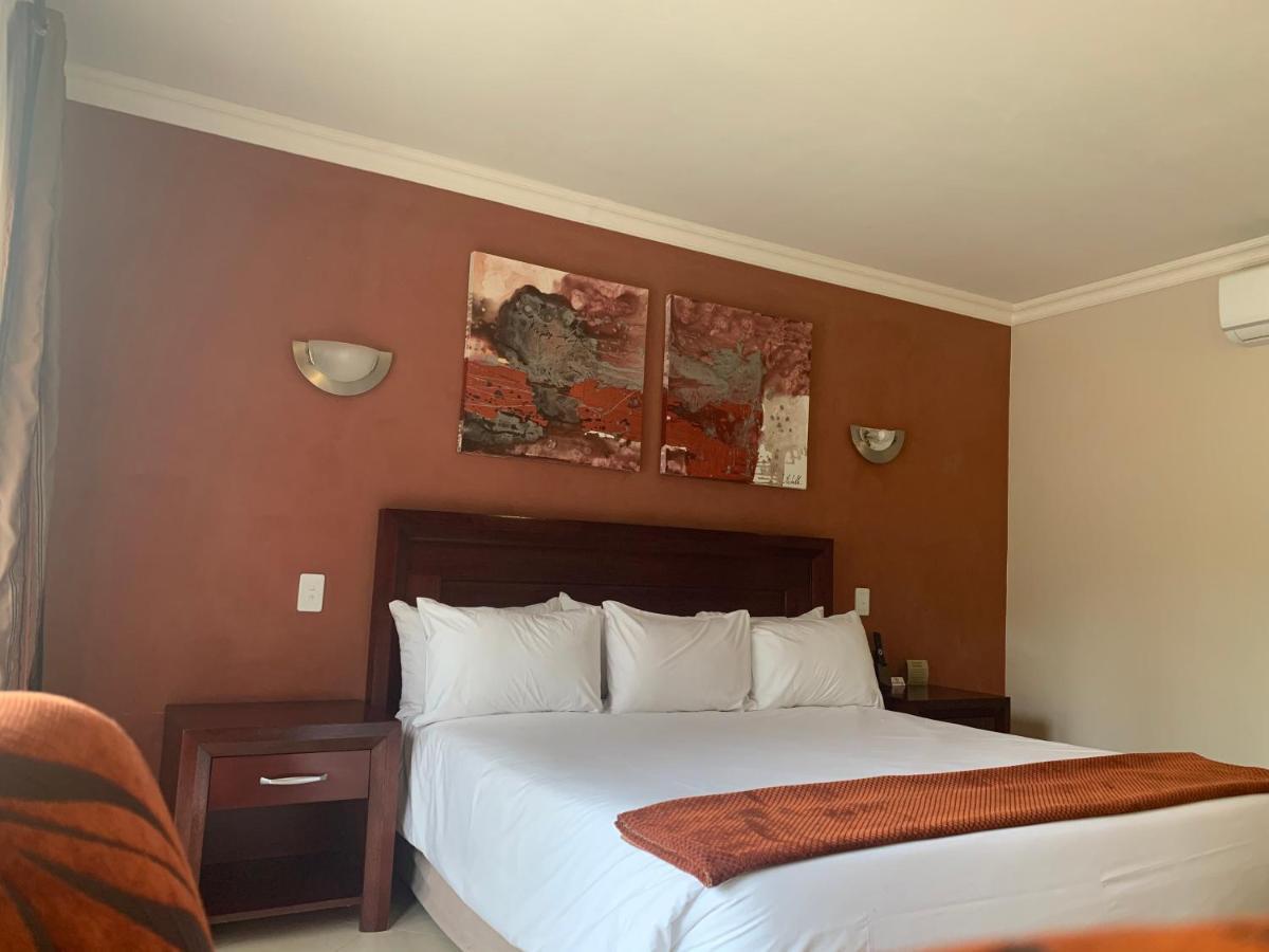 Royal Hotel Polokwane Exterior foto